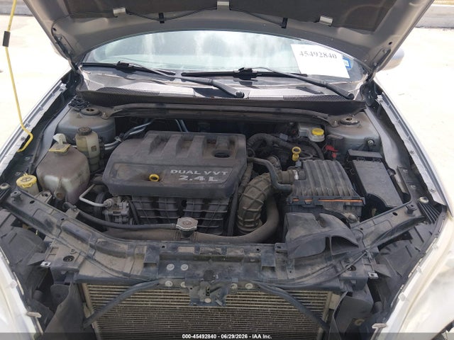 Chrysler 200 Touring 2014 1C3CCBBB9EN204874 Image 10