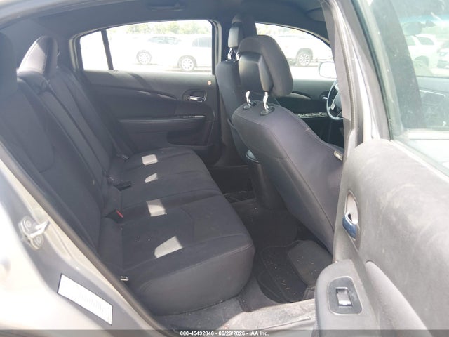 Chrysler 200 Touring 2014 1C3CCBBB9EN204874 Image 8