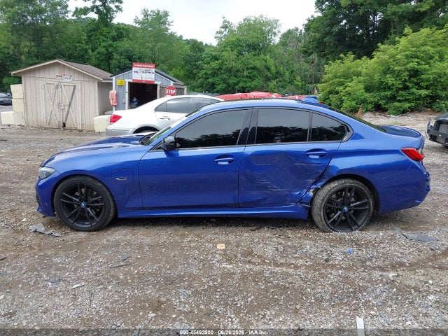 Продажа на аукционе авто 2022 Bmw 330e Xdrive, vin: 3MW5P9J0XN8C75793, номер лота: 45492900