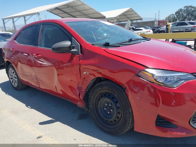 Toyota COROLLA LE 2018 5YFBURHE9JP827407 Image 19