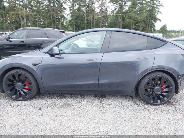 Продажа на аукционе авто 2022 Tesla Model Y Performance Dual Motor All-wheel Drive, vin: 7SAYGDEF7NF342432, номер лота: 45492950