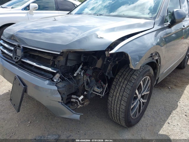 3VV2B7AX4JM198251 Volkswagen Tiguan 2.0t Se/2.0t Sel