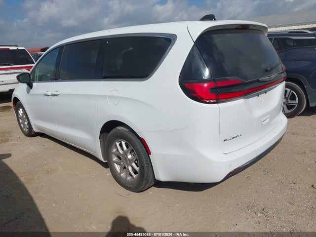 2024 Chrysler Pacifica Touring L მანქანა იყიდება აუქციონზე, vin: 2C4RC1BG7RR106236, აუქციონის ნომერი: 45493068