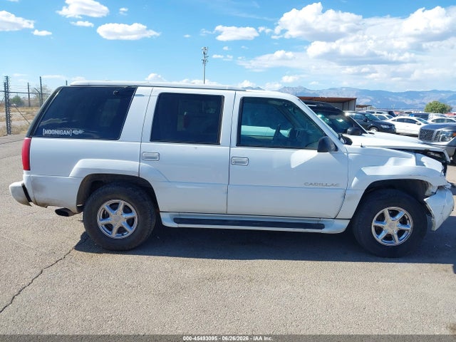 2000 Cadillac Escalade Standard მანქანა იყიდება აუქციონზე, vin: 1GYEK63R8YR221599, აუქციონის ნომერი: 45493095