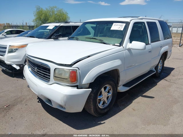 2000 Cadillac Escalade Standard მანქანა იყიდება აუქციონზე, vin: 1GYEK63R8YR221599, აუქციონის ნომერი: 45493095