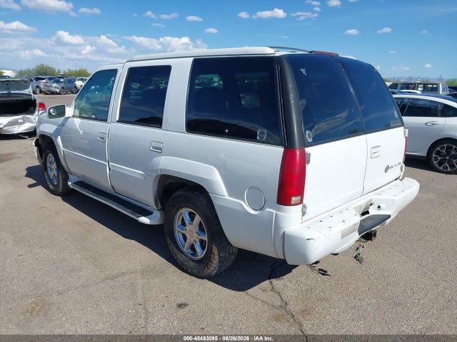 2000 Cadillac Escalade Standard მანქანა იყიდება აუქციონზე, vin: 1GYEK63R8YR221599, აუქციონის ნომერი: 45493095