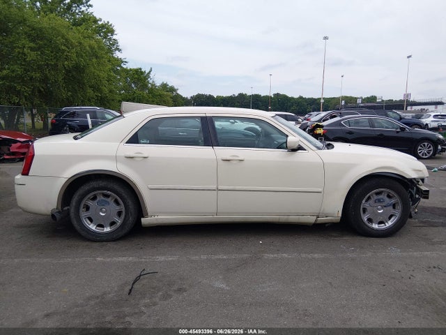45493396 :رقم المزاد ، 2C3JA53G75H688383 vin ، 2005 Chrysler 300 Touring مزاد بيع