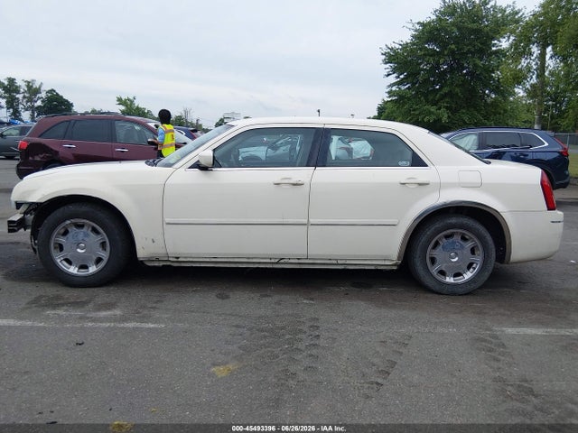 45493396 :رقم المزاد ، 2C3JA53G75H688383 vin ، 2005 Chrysler 300 Touring مزاد بيع