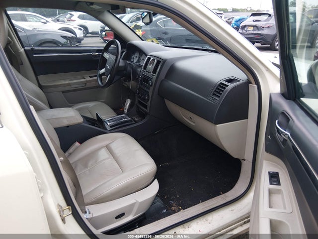 45493396 :رقم المزاد ، 2C3JA53G75H688383 vin ، 2005 Chrysler 300 Touring مزاد بيع
