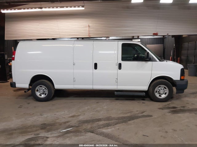 Chevrolet Express 3500 Work Van 2017 1GCZGHFGXH1247490 Image 16