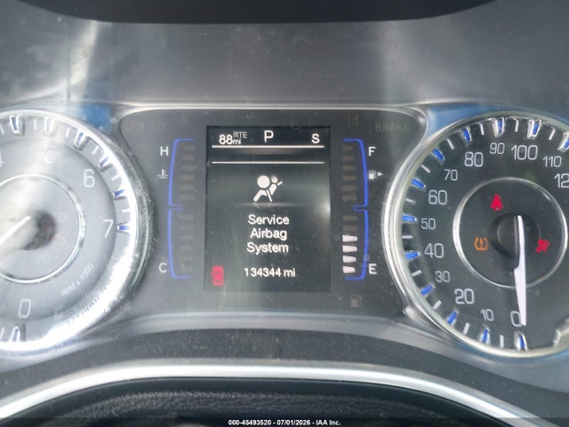 45493520 :رقم المزاد ، 1C3CCCAB1FN718565 vin ، 2015 Chrysler 200 Limited مزاد بيع