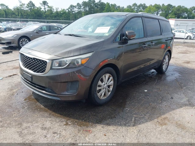 KIA SEDONA LX 2015 KNDMB5C10F6038704 Image 2