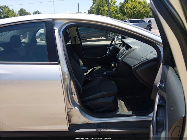 1FADP3F20EL227529 Ford FOCUS SE