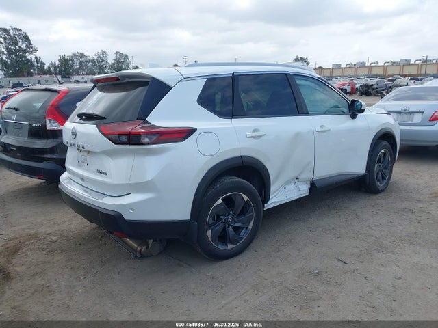 JN8BT3BB4RW439183 Nissan Rogue Sv Intelligent Awd