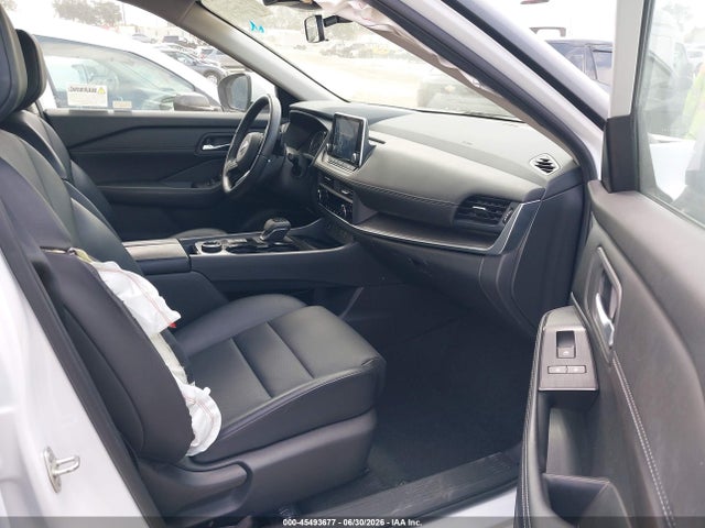 JN8BT3BB4RW439183 Nissan Rogue Sv Intelligent Awd