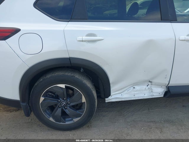 JN8BT3BB4RW439183 Nissan Rogue Sv Intelligent Awd