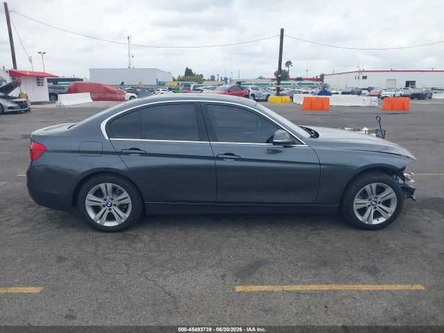 45493739 :رقم المزاد ، WBA8B9C59JEE82867 vin ، 2018 Bmw 330i مزاد بيع