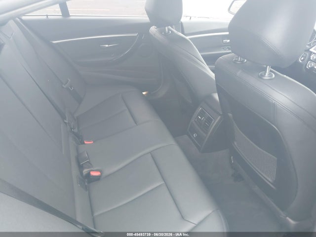 45493739 :رقم المزاد ، WBA8B9C59JEE82867 vin ، 2018 Bmw 330i مزاد بيع