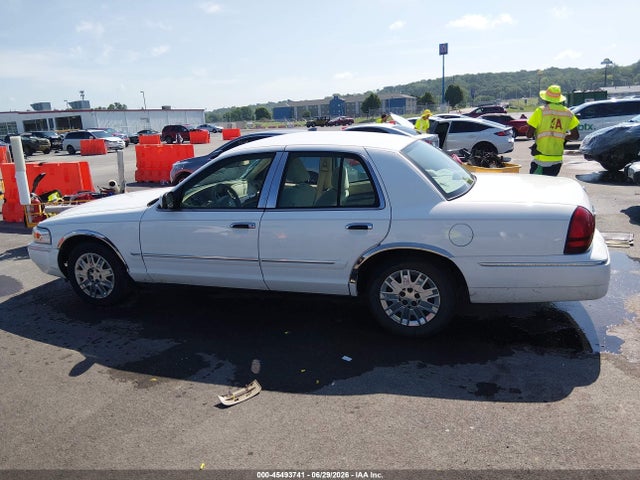 Auction sale of the 2006 Mercury Grand Marquis Gs, vin: 2MEFM74V36X612733, lot number: 45493741