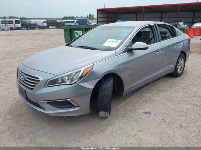 Hyundai SONATA SE 2016 5NPE24AFXGH344569 Image 2