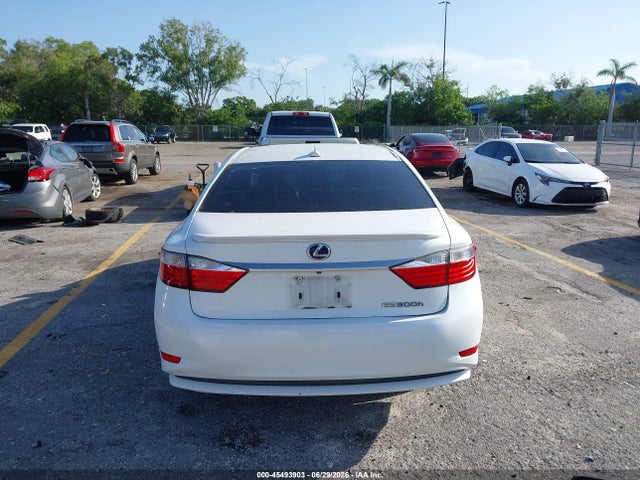 45493903 :رقم المزاد ، JTHBW1GG2D2008738 vin ، 2013 Lexus Es 300h مزاد بيع