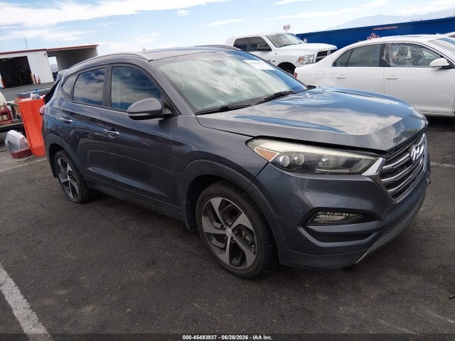 2016 KM8J33A20GU121204 main image
