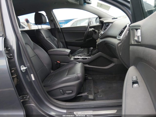 KM8J33A20GU121204 Hyundai Tucson Limited