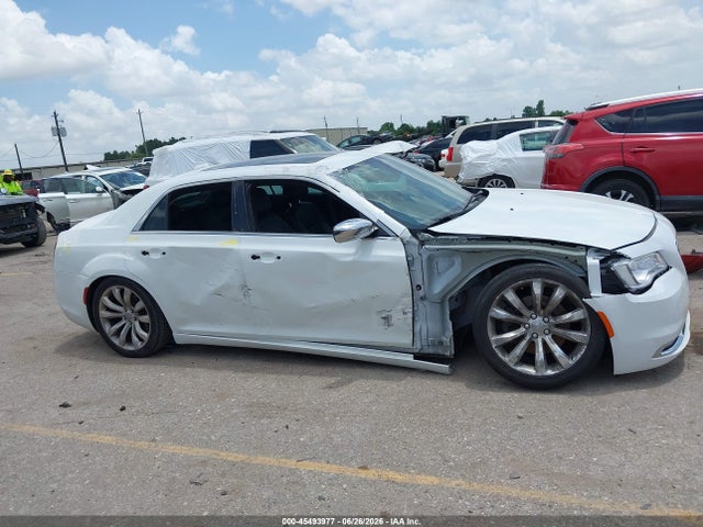Aukcja sprzedaży 2015 Chrysler 300c, vin: 2C3CCAET6FH830021, numer aukcji: 45493977