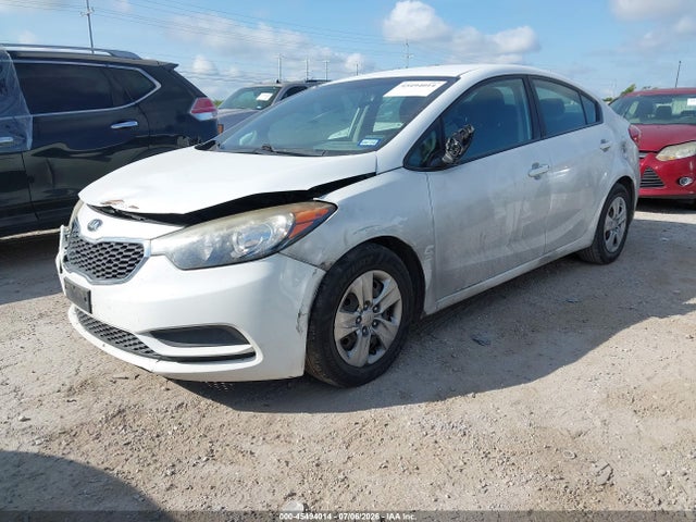 KIA FORTE LX 2016 KNAFK4A63G5585732 Image 2