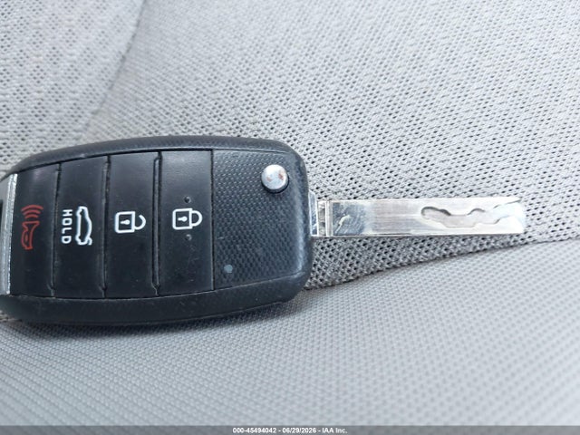 KIA Optima Lx 2016 5XXGT4L37GG109745 Image 11