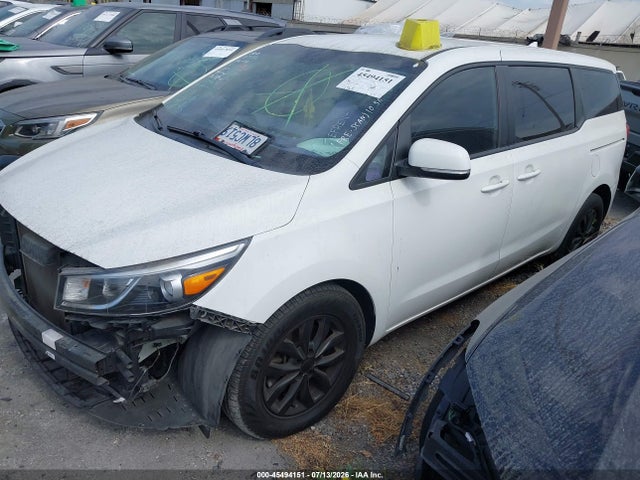 KIA Sedona L 2017 KNDMA5C10H6258494 Image 2