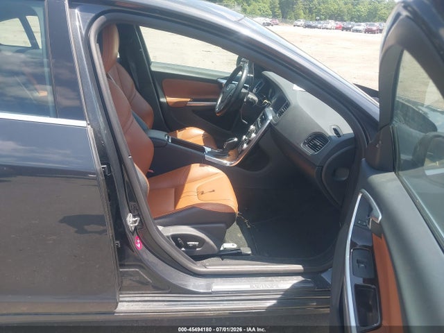 45494180 :رقم المزاد ، YV140MFK6F1346052 vin ، 2015 Volvo S60 T5 Premier مزاد بيع