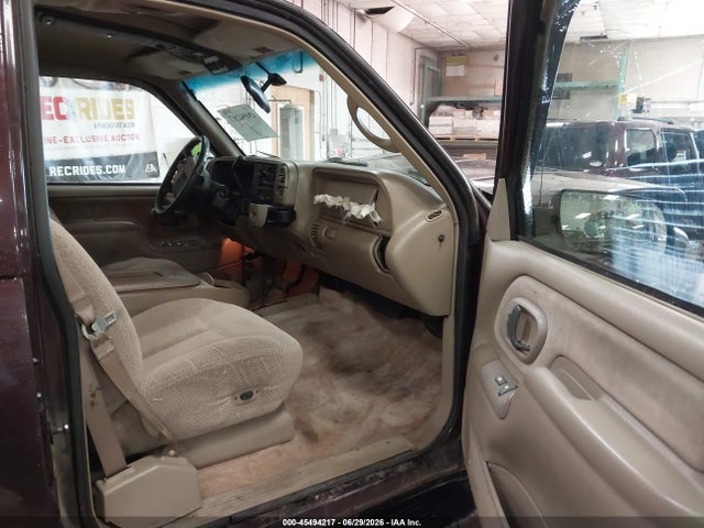 Продажа на аукционе авто 1997 Chevrolet Suburban 1500, vin: 3GNFK16R6VG153279, номер лота: 45494217