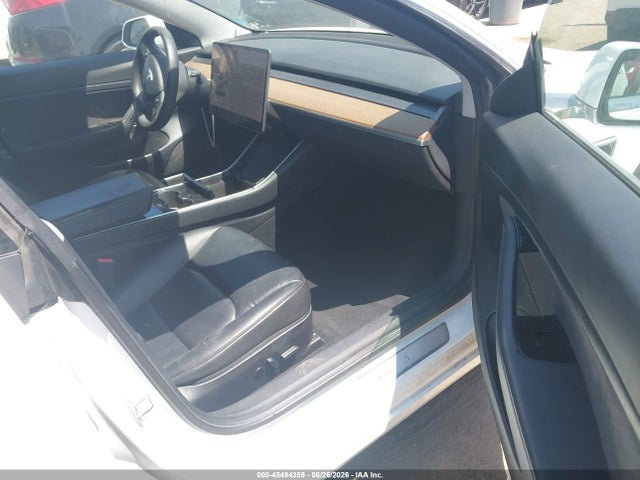 2020 Tesla Model 3 Standard Range Plus Rear-wheel Drive/standard Range Rear-wheel Drive მანქანა იყიდება აუქციონზე, vin: 5YJ3E1EA7LF803920, აუქციონის ნომერი: 45494359