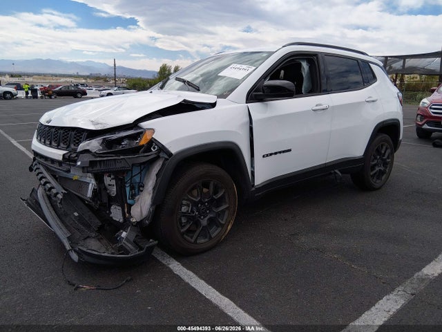Jeep Compass Latitude 4x4 2025 3C4NJDBN1ST553555 Image 2