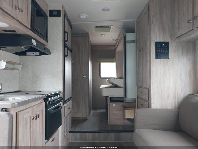 Ford E-450 Cutaway 2017 1FDXE4FS9HDC07017 Image 8