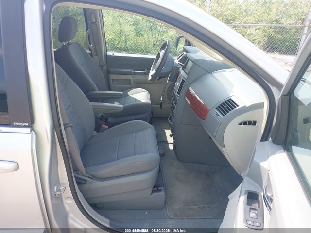 45494588 :رقم المزاد ، 2A8HR44E69R558162 vin ، 2009 Chrysler Town & Country Lx مزاد بيع