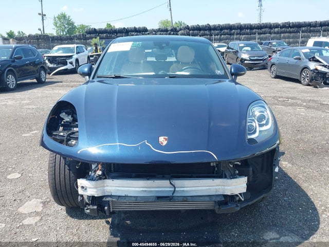 Porsche Macan 2018 WP1AA2A50JLB16949 Image 12