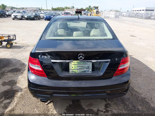 45494657 :رقم المزاد ، WDDGF4HB1EA944424 vin ، 2014 Mercedes-benz C 250 Sport مزاد بيع