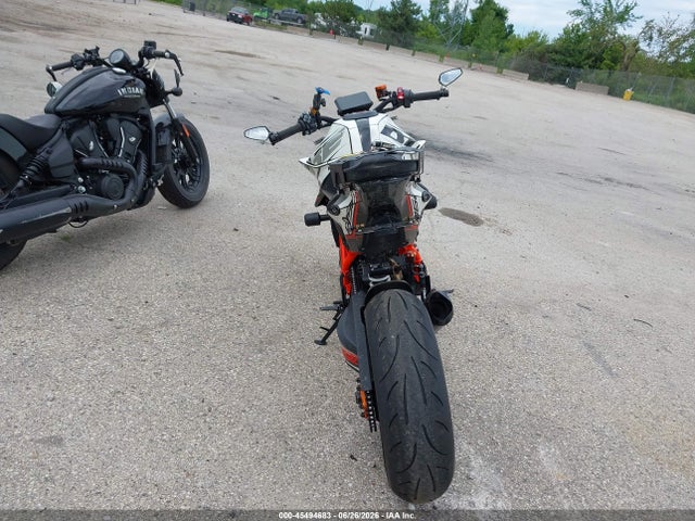 KTM 1290 Super Duke R 2020 VBKV39408LM925732 Image 6