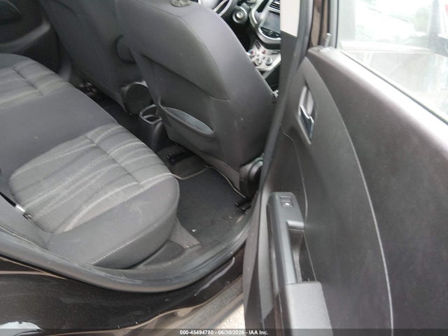45494780 :رقم المزاد ، 1G1JC5SH6F4165508 vin ، 2015 Chevrolet Sonic Lt Auto مزاد بيع