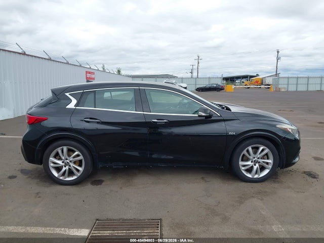 SJKCH5CP1HA032762 Infiniti QX30