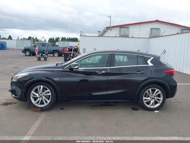 SJKCH5CP1HA032762 Infiniti QX30