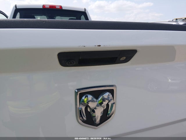 45494872 :رقم المزاد ، 3C6JR7DG0HG708323 vin ، 2017 Ram 1500 Tradesman  4x4 8' Box مزاد بيع