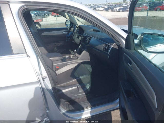 2018 Volkswagen Atlas 3.6l V6 Se მანქანა იყიდება აუქციონზე, vin: 1V2CR2CA6JC562955, აუქციონის ნომერი: 45494889