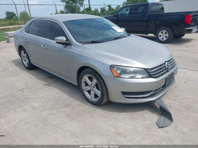 Volkswagen Passat 1.8t Se 2014 1VWBT7A37EC097038 main image