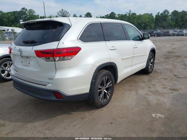 Toyota Highlander Le 2018 5TDBZRFH3JS913091 Image 4