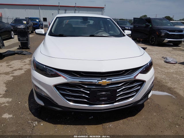 1G1ZD5ST0NF114643 Chevrolet Malibu Fwd Lt