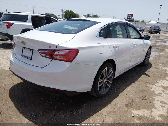 1G1ZD5ST0NF114643 Chevrolet Malibu Fwd Lt