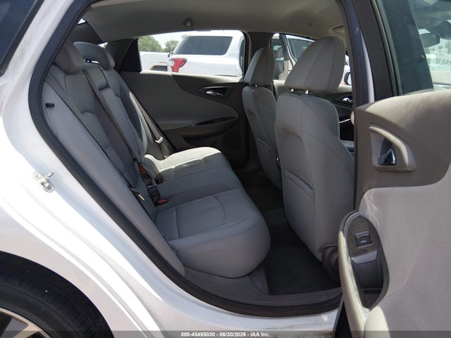1G1ZD5ST0NF114643 Chevrolet Malibu Fwd Lt